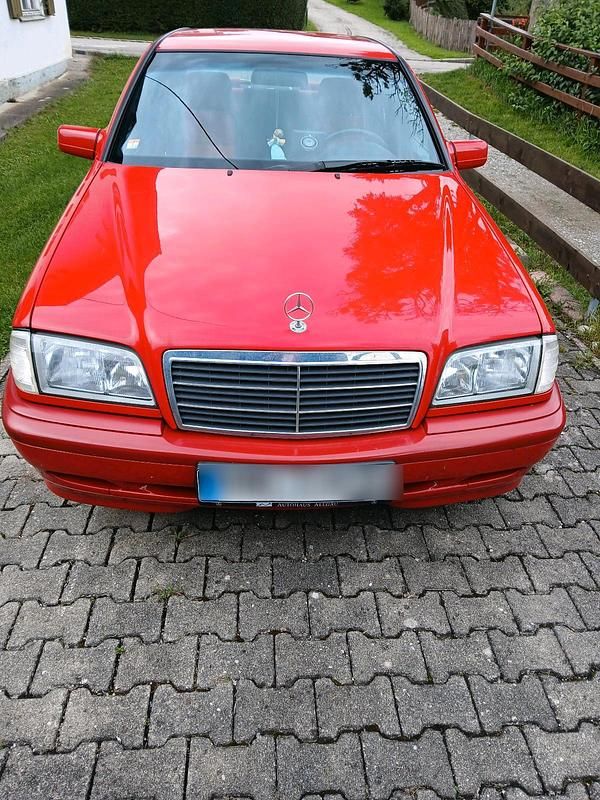 Rot Gebraucht 1998 Mercedes C180 Limousine | 2.500 € (Guter Preis) - Bild 1/4