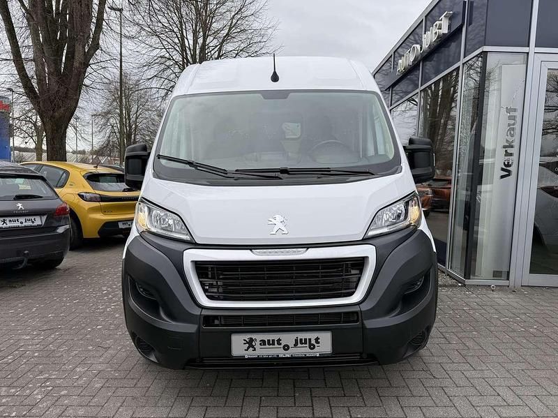 Gebraucht Peugeot Boxer 120 PS (88 kW) 2023 Kaolin weiß Van