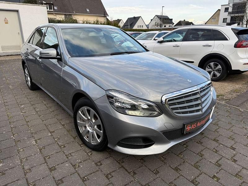 Gebraucht Mercedes E200 184 PS (135 kW) 2013 Silber Limousine