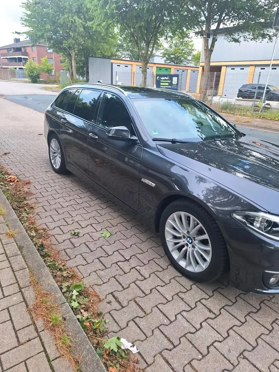 Gebraucht BMW 530 258 PS (189 kW) 2016 Grau Kombi