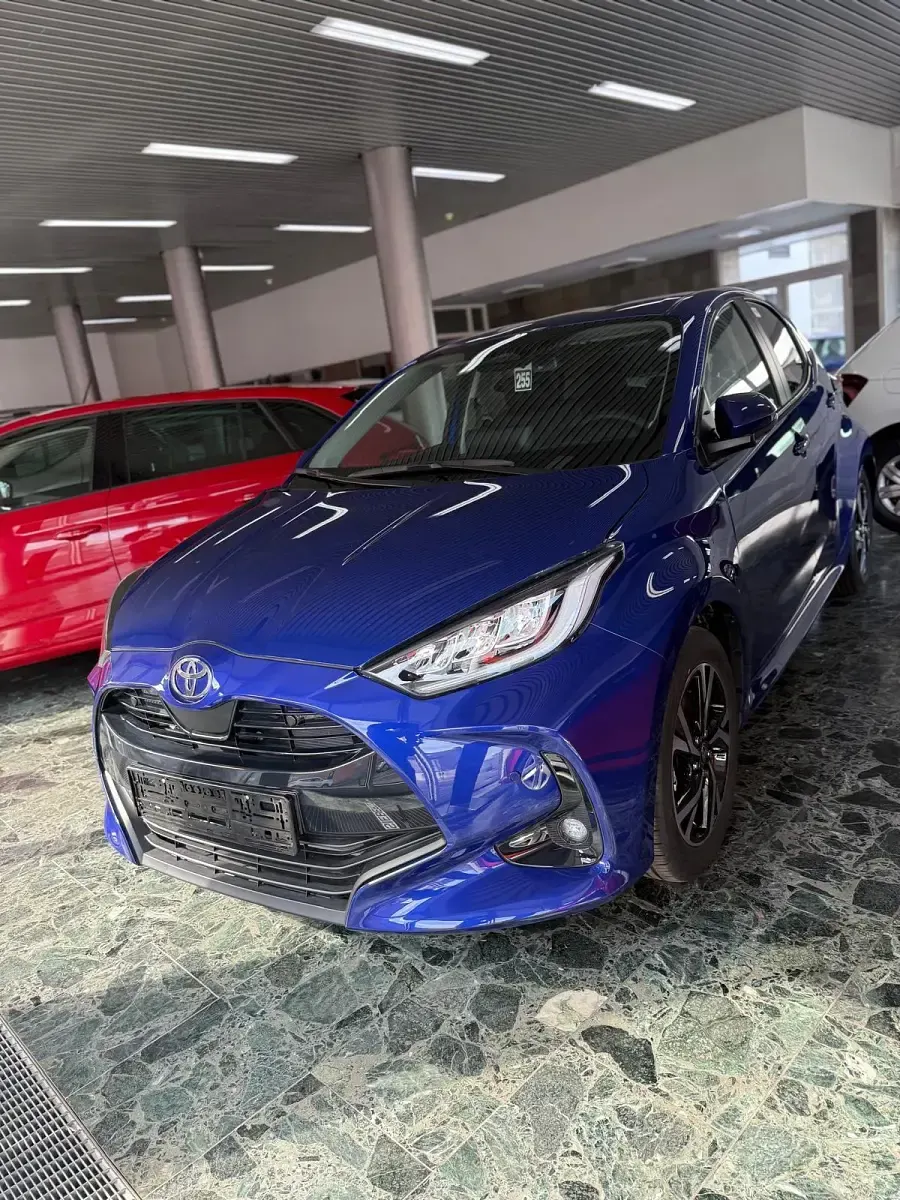 Neu Toyota Yaris Style 92 PS (67 kW) 2025 Blau Kleinwagen