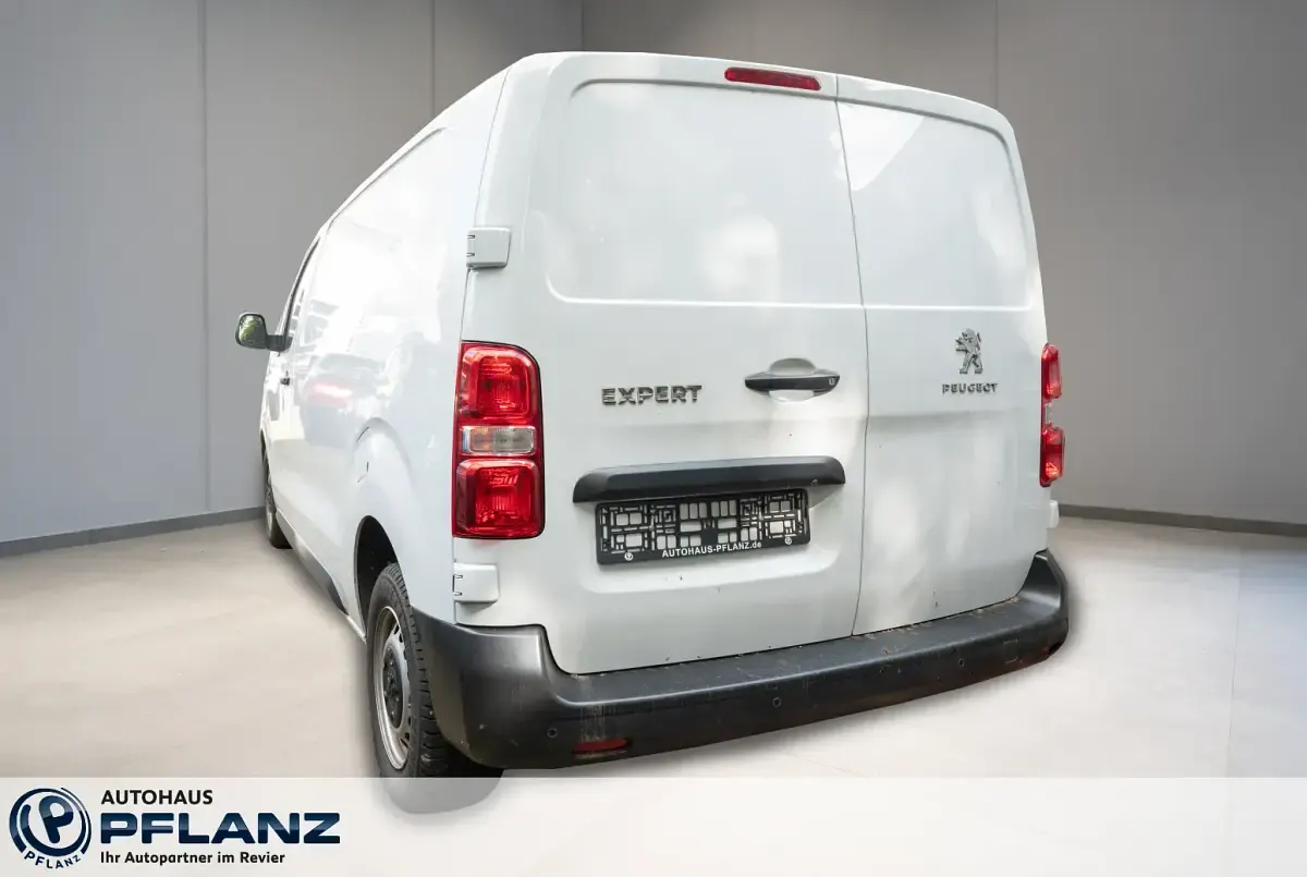 Gebraucht Peugeot Expert 144 PS (105 kW) 2024 Weiss Van