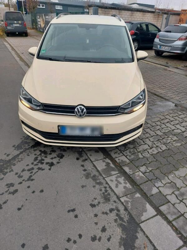 Gelb Gebraucht 2018 VW Touran Van / Kleinbus | 8.000 € - Bild 1/4