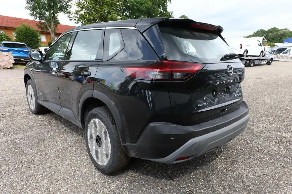 Neu Nissan X-Trail Acenta 158 PS (116 kW) 2026 Diamond black metallic SUV