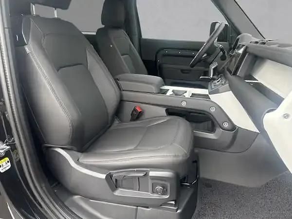 Gebraucht Land Rover Defender 200 PS (147 kW) 2025 Santorini black (schwarz) SUV