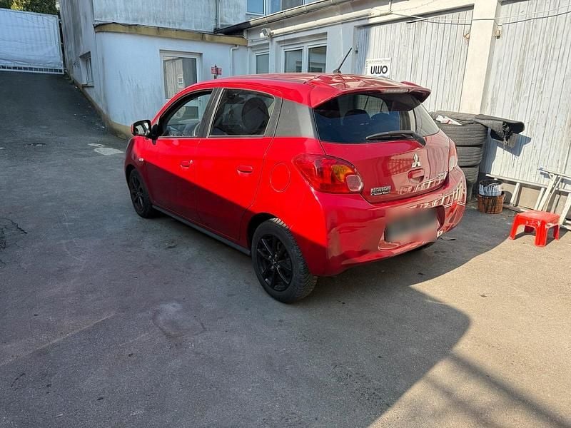 Gebraucht Mitsubishi Space Star 80 PS (58 kW) 2015 Rot Kleinwagen