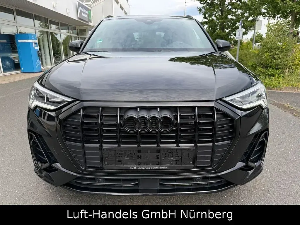 Gebraucht Audi Q3 Black Edition 150 PS (110 kW) 2022 Schwarz SUV