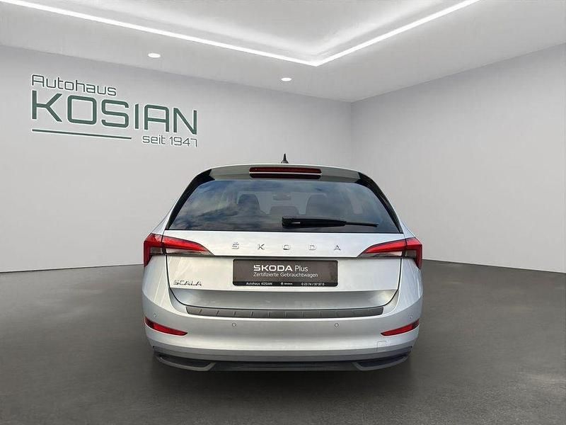 Gebraucht Skoda Scala Clever 110 PS (80 kW) 2022 Silber Kleinwagen