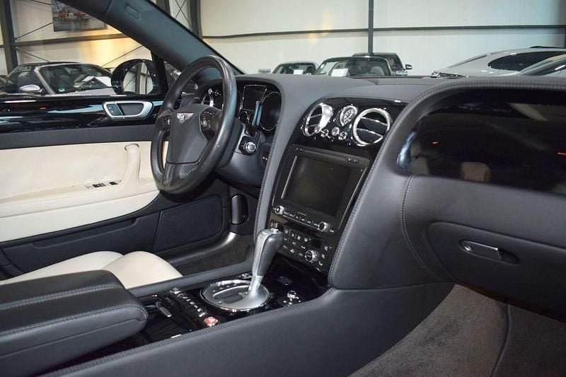 Gebraucht Bentley Flying Spur 560 PS (411 kW) 2014 Schwarz Limousine