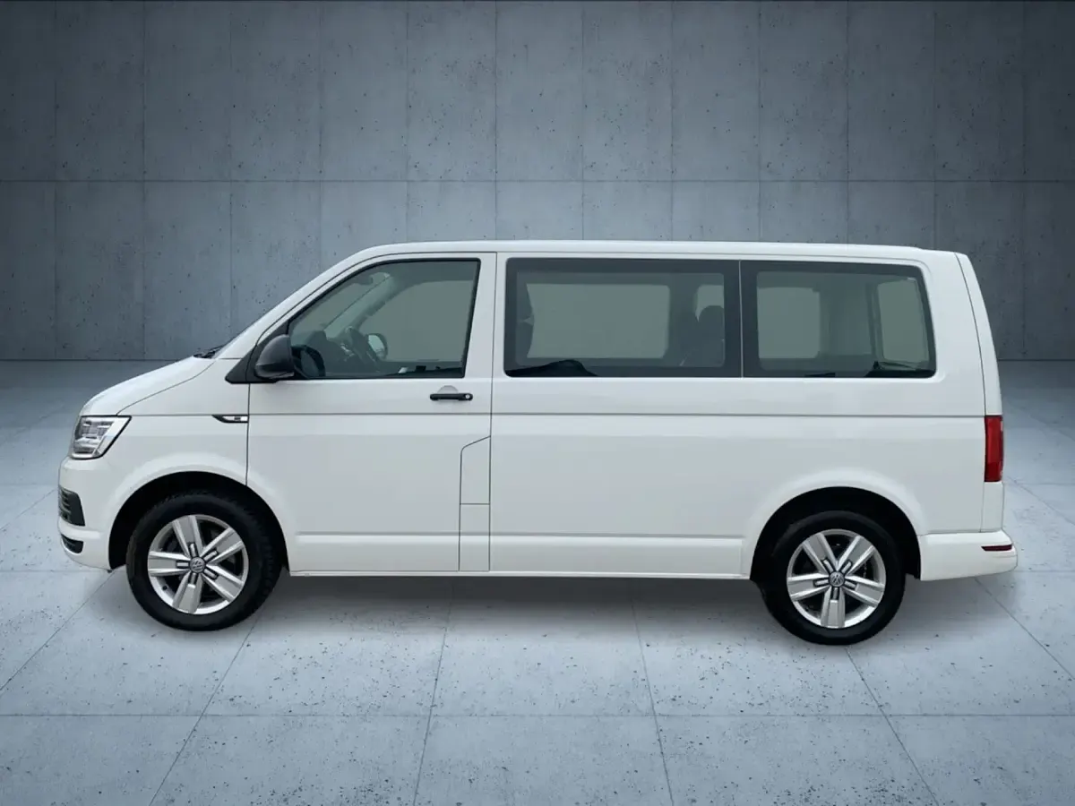Gebraucht VW Multivan Trendline 150 PS (110 kW) 2019 Candyweiß Van / Kleinbus