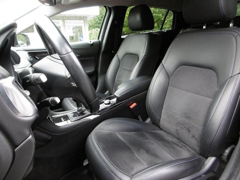 Gebraucht Infiniti Q30 Luxe 109 PS (80 kW) 2018 Grau SUV