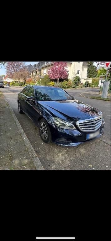Second-hand Mercedes E200 136 CP (100 kW) 2015 Albastru Berlinǎ