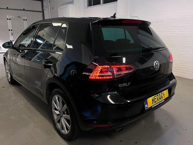 Gebraucht VW Golf VII Highline 110 PS (80 kW) 2017 Schwarz Limousine