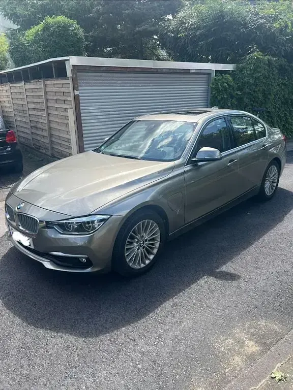 Gebraucht BMW 330e iPerformance 252 PS (185 kW) 2017 Beige Limousine