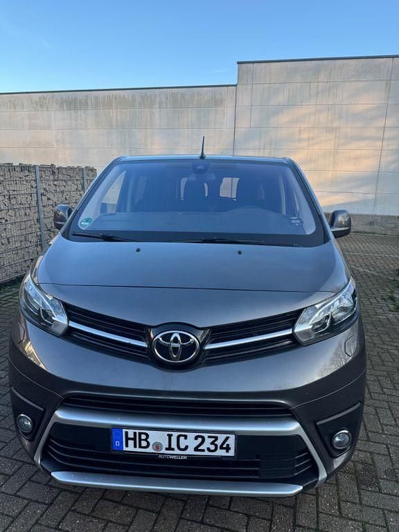 Gebraucht Toyota Proace Executive 140 PS (102 kW) 2022 Grau Van / Kleinbus