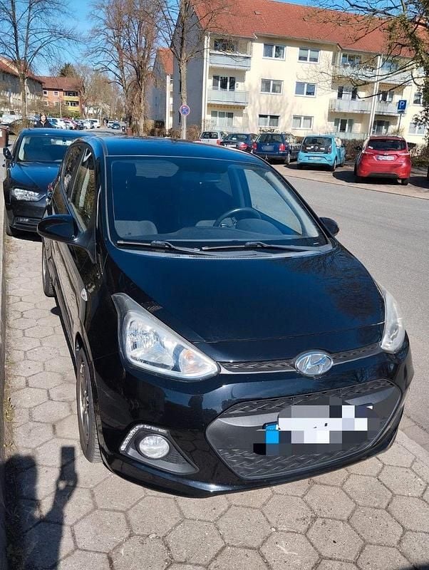 Gebraucht Hyundai i10 Passion 67 PS (49 kW) 2016 Schwarz Kleinwagen