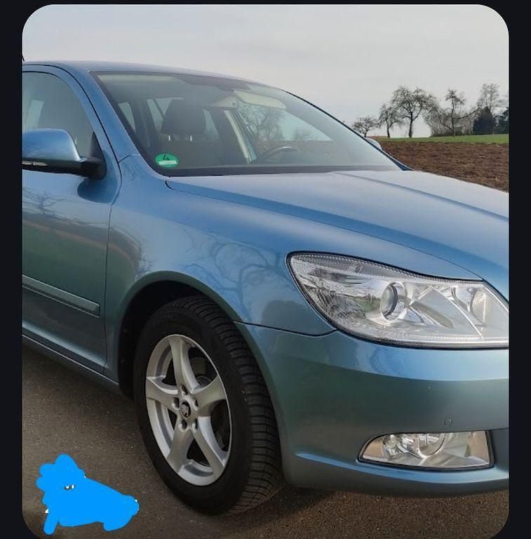Gebraucht Skoda Octavia Ambiente 122 PS (89 kW) 2010 Blau Kombi