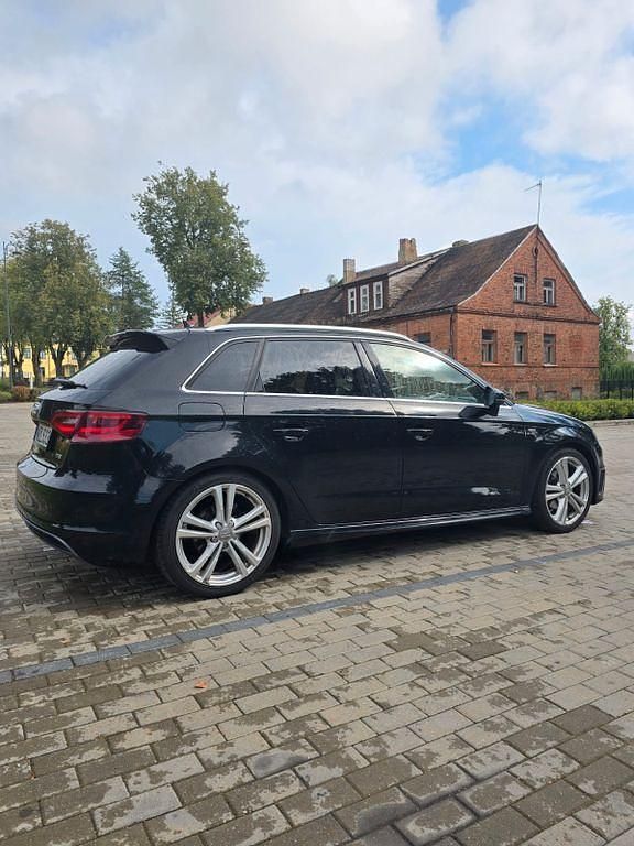Schwarz Gebraucht 2015 Audi A3 Sportback S-Line Limousine | 13.600 € (Etwas zu teuer) - Bild 1/4