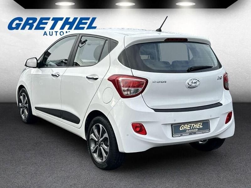 Gebraucht Hyundai i10 Style 87 PS (63 kW) 2016 Weiss Kleinwagen