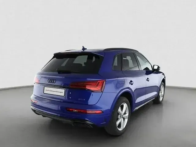 Second-hand Audi Q5 Business 367 CP (269 kW) 2025 Albastru SUV