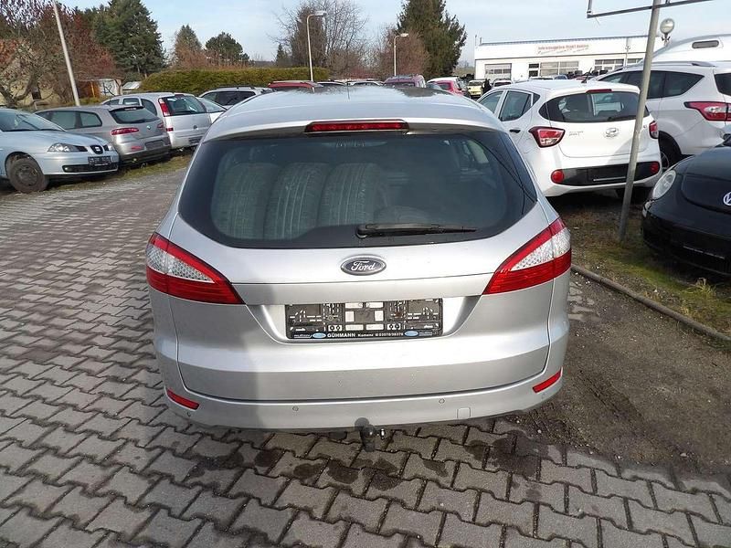 Gebraucht Ford Mondeo Trend 125 PS (91 kW) 2007 Silber Kombi