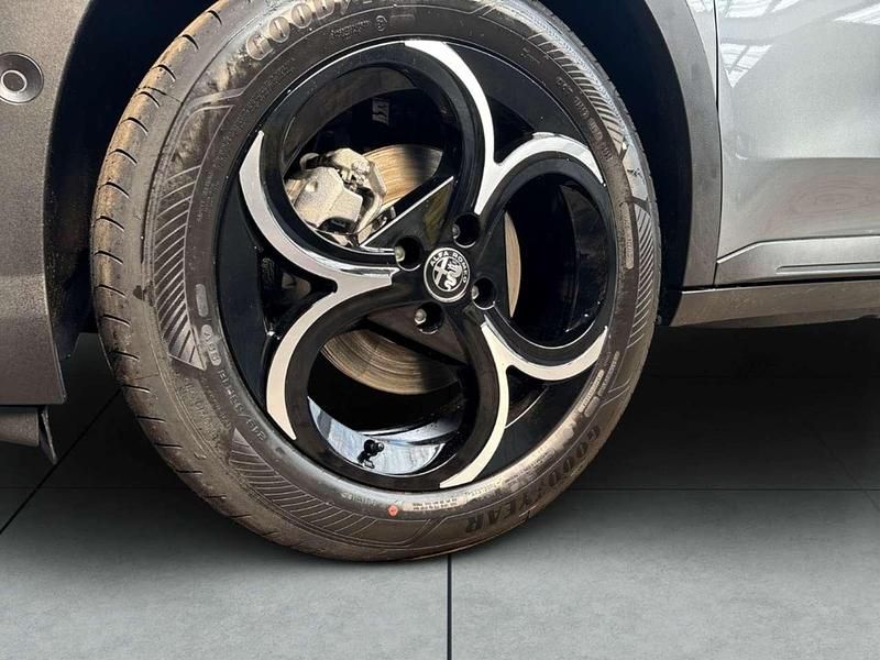 Neu Alfa Romeo Junior 114 kW (156 PS) 2026 Grigio arese SUV