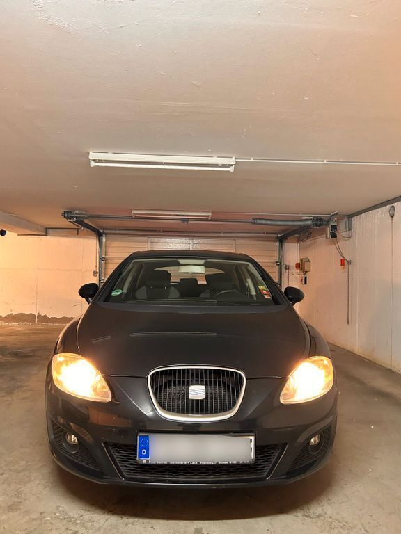 Schwarz Gebraucht 2010 Seat Leon Limousine | 3.700 € (Fairer Preis) - Bild 1/4