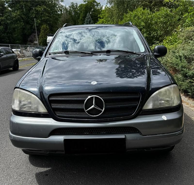 Gebraucht Mercedes ML320 218 PS (160 kW) 2001 Blau SUV