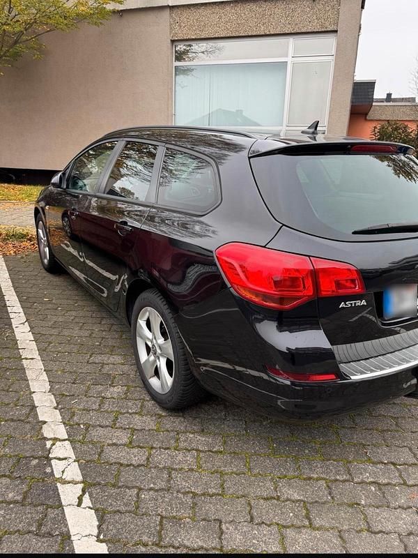 Usata Opel Astra 125 CV (91 kW) 2011 Nero Station wagon