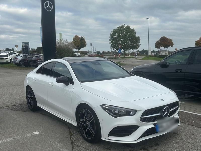 Weiß Gebraucht 2021 Mercedes CLA200 Coupé | 29.900 € (Fairer Preis) - Bild 1/4
