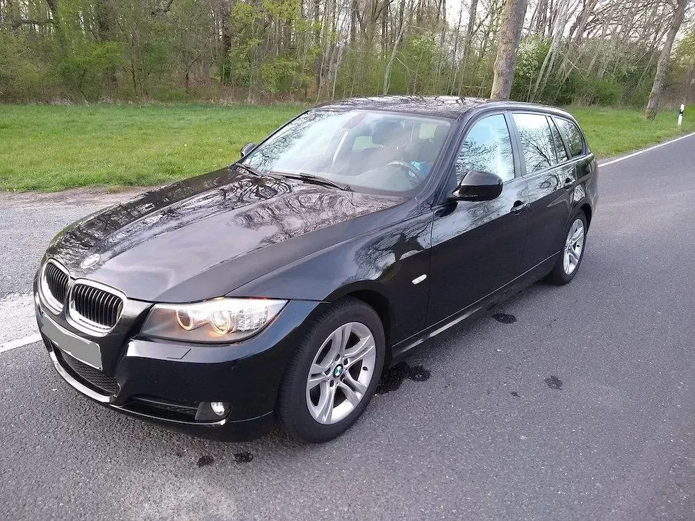 Second-hand BMW 318 143 CP (105 kW) 2009 Negru Break
