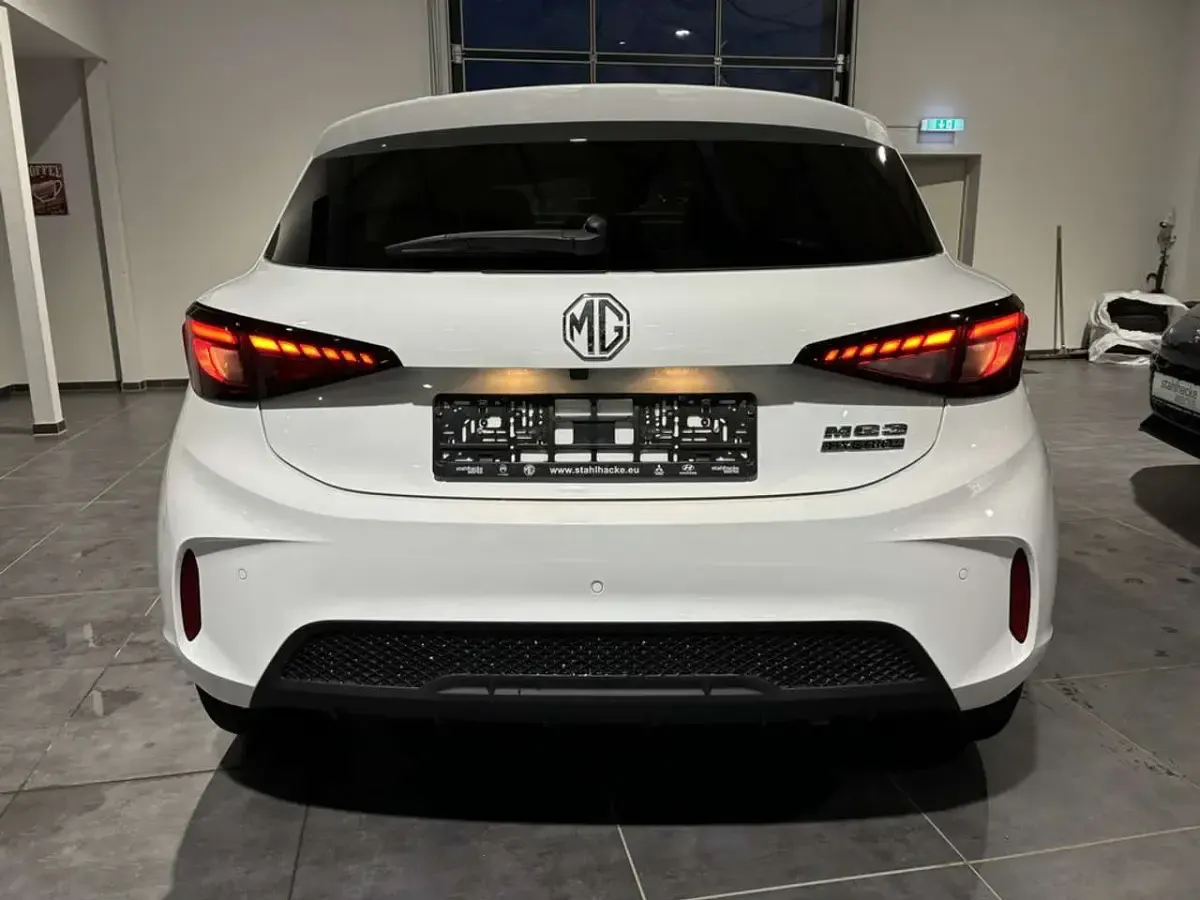 Gebraucht MG MG3 Luxury 194 PS (142 kW) 2024 Weiss Kleinwagen