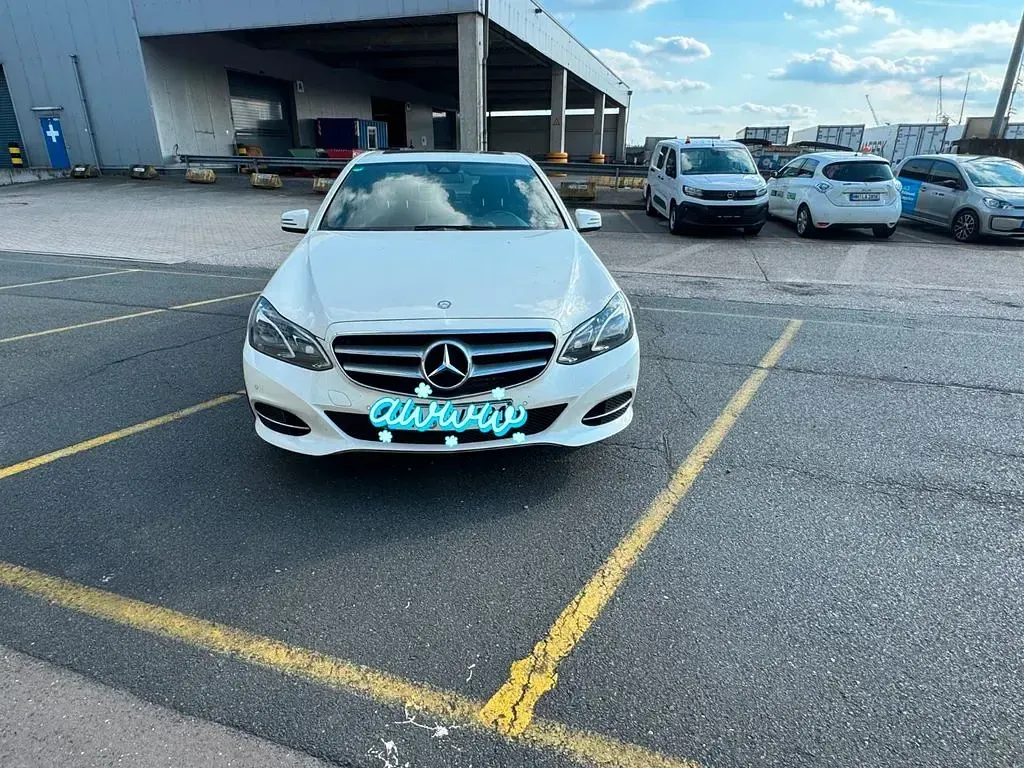 Gebraucht Mercedes E250 Avantgarde 204 PS (150 kW) 2015 Weiß Kombi