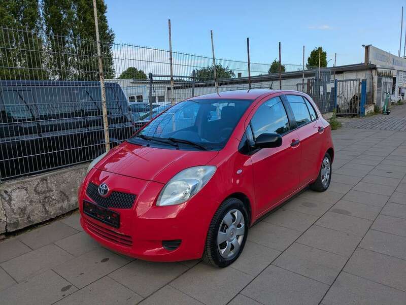 Super red 5 Gebraucht 2009 Toyota Yaris Cool Kleinwagen | 2.050 € (Guter Preis) - Bild 1/4