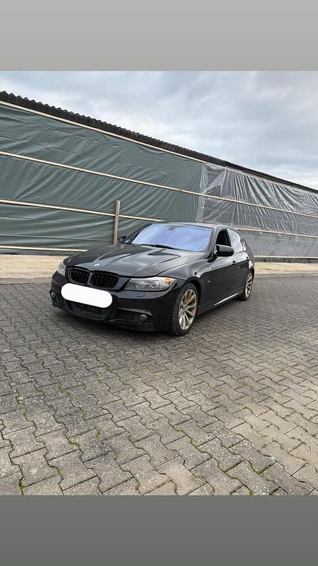 Schwarz Gebraucht 2010 BMW 330 M Sport Limousine | 5.600 € (Guter Preis) - Bild 1/4
