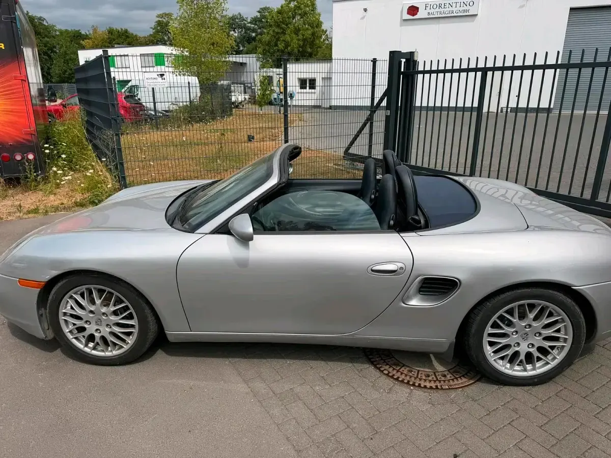 Gebraucht Porsche Boxster 227 PS (166 kW) 2002 Silber Cabrio