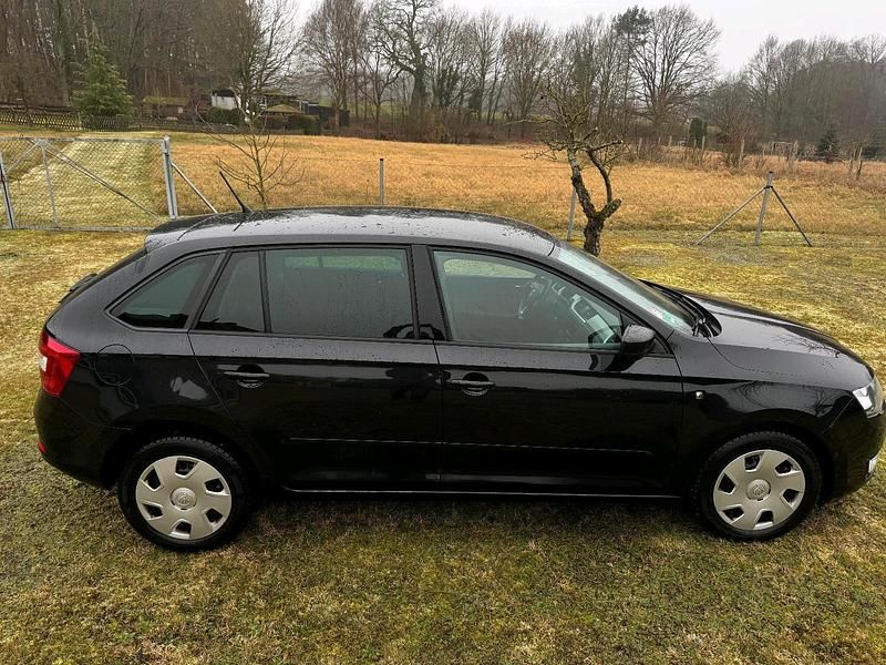 Usata Skoda Rapid Active 86 CV (63 kW) 2014 Nero Utilitaria