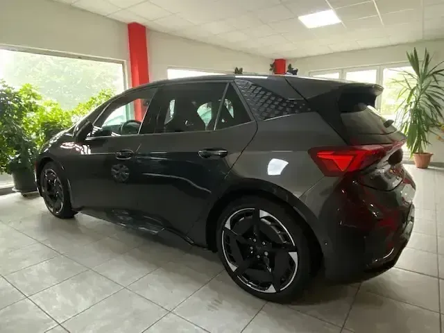 Gebraucht Cupra Born e-Boost 169 kW (231 PS) 2022 Garu (metallic) Kleinwagen