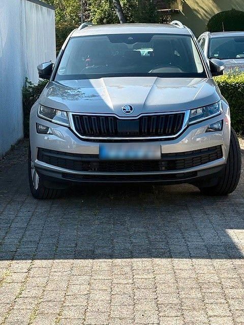 Beige Gebraucht 2017 Skoda Kodiaq Ambition SUV | 23.650 € (Superpreis) - Bild 1/4