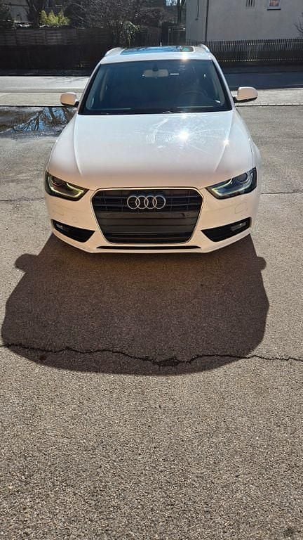 Gebraucht Audi A4 Attraction 150 PS (110 kW) 2014 Weiß Kombi