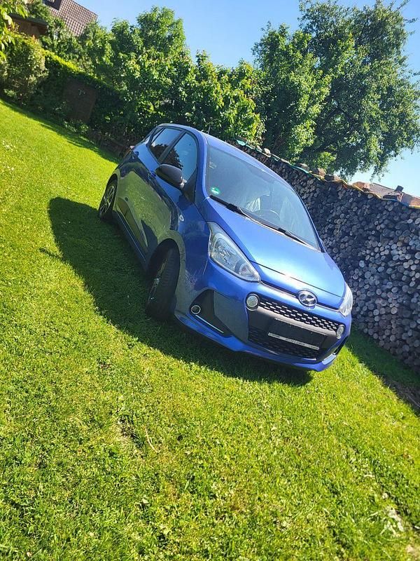 Blau Gebraucht 2018 Hyundai i10 Passion Kleinwagen | 7.800 € (Fairer Preis) - Bild 1/4