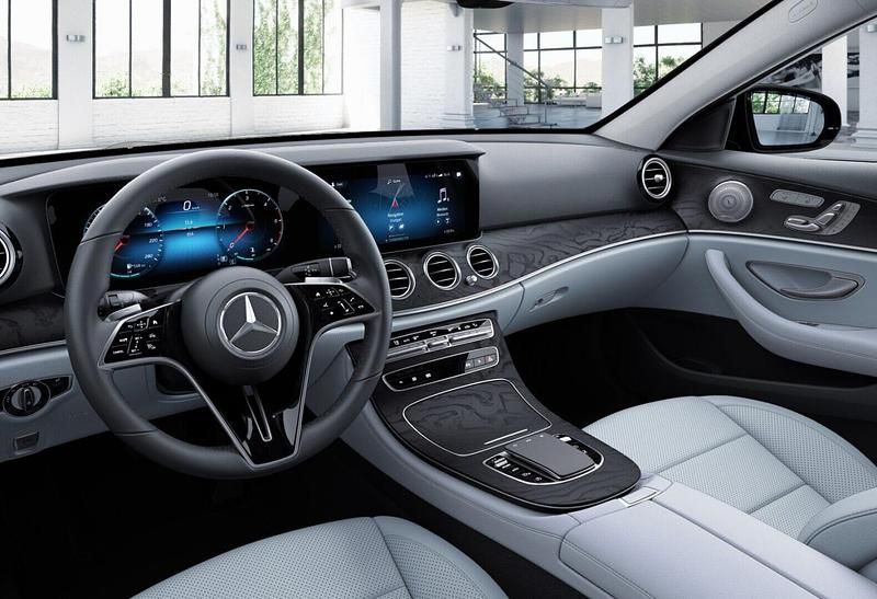 Gebraucht Mercedes E400 AMG 330 PS (242 kW) 2023 Weiß Kombi