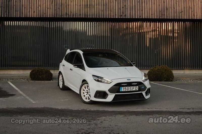 Gebraucht Ford Focus RS 420 PS (308 kW) 2016 Weiß Limousine