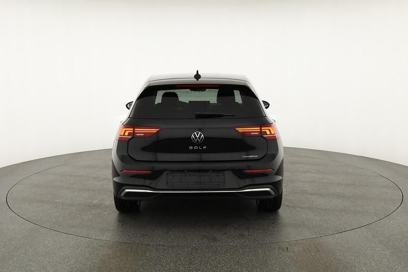 Neu VW Golf VIII Style 204 PS (150 kW) 2025 Grenadillschwarz metallic