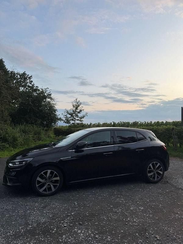 Gebraucht Renault Mégane IV Bose Edition 132 PS (97 kW) 2016 Schwarz Limousine