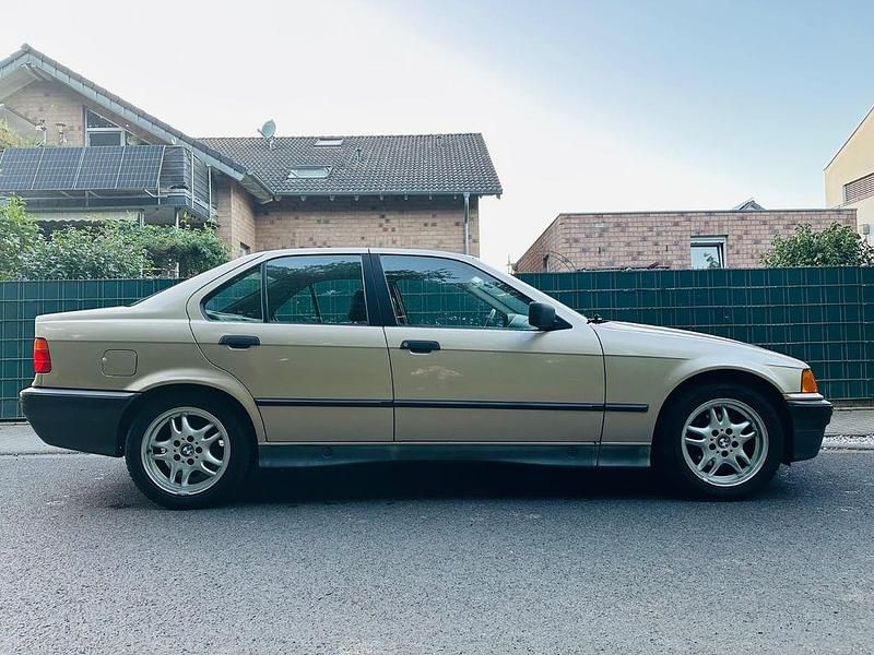 Gebraucht BMW 316 Basis 102 PS (75 kW) 1993 Beige Limousine