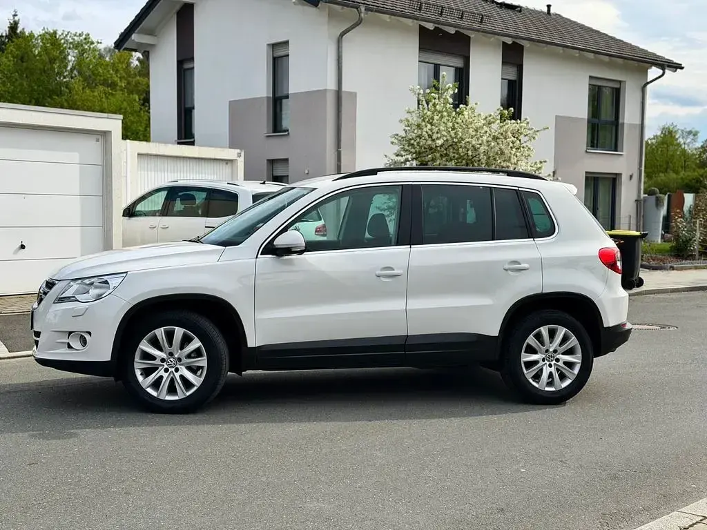 Gebraucht VW Tiguan 140 PS (102 kW) 2008 Weiß SUV