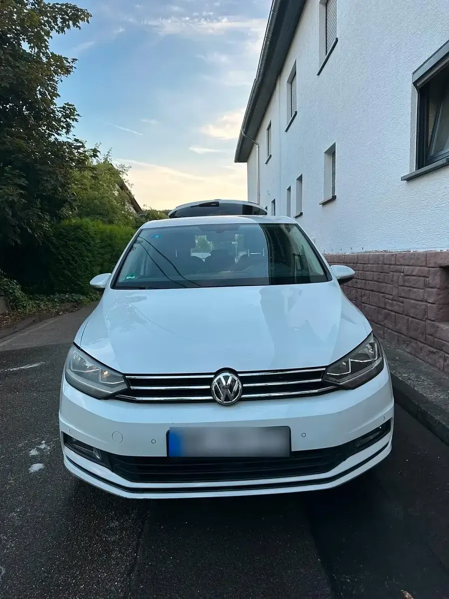 Gebraucht VW Touran 150 PS (110 kW) 2017 Weiß Van / Kleinbus