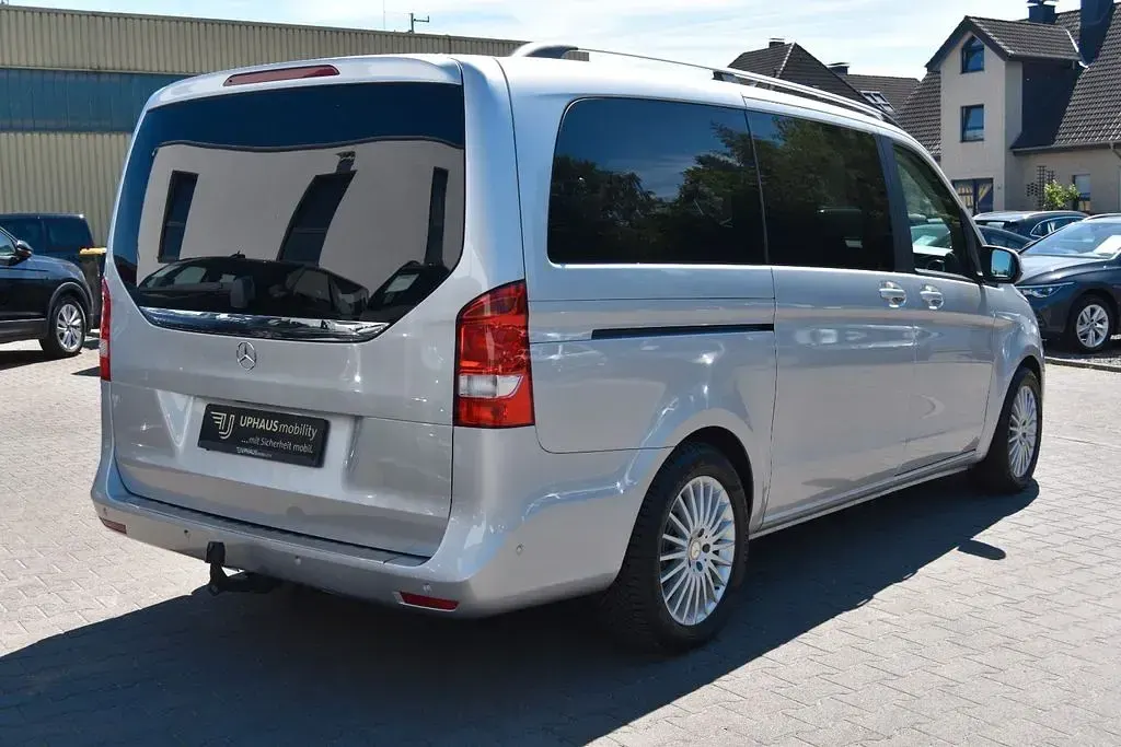 Gebraucht Mercedes V220 163 PS (119 kW) 2015 Silber (brillantsilber) Van / Kleinbus