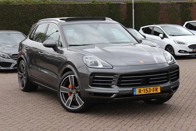 Second-hand Porsche Cayenne 462 CP (339 kW) 2022 Gri SUV
